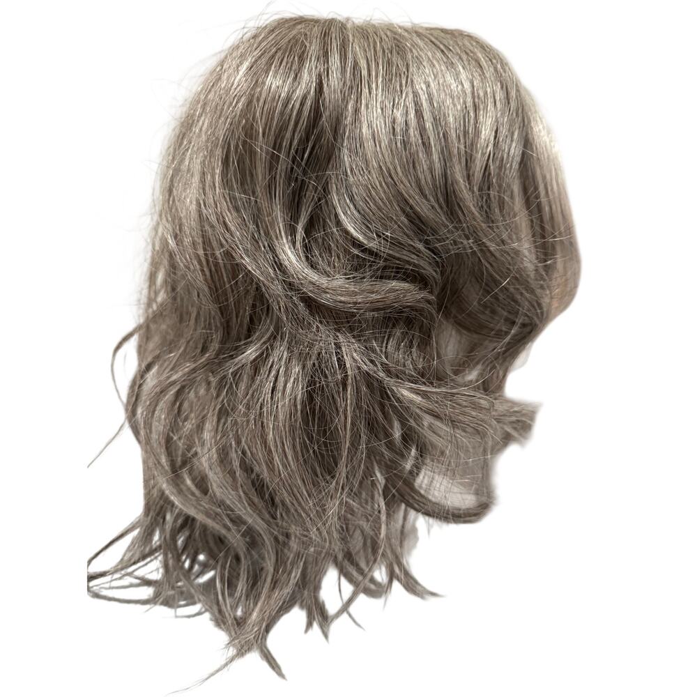 Amore Rohan Silver Stone Wavy Bob Heat Friendly Wig